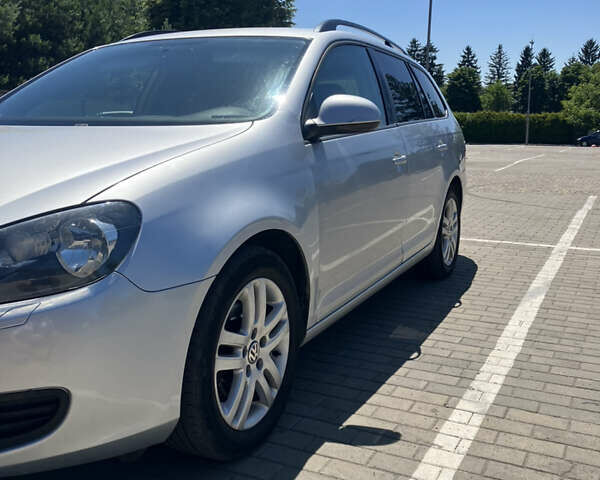 Серый Фольксваген Гольф, объемом двигателя 1.6 л и пробегом 205 тыс. км за 7700 $, фото 2 на Automoto.ua