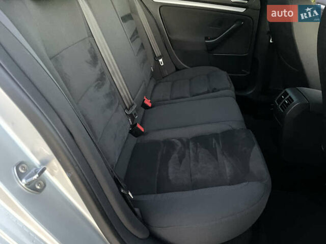 Серый Фольксваген Гольф, объемом двигателя 2 л и пробегом 221 тыс. км за 8699 $, фото 58 на Automoto.ua