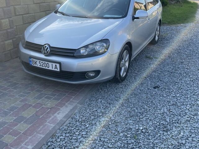 Серый Фольксваген Гольф, объемом двигателя 1.6 л и пробегом 335 тыс. км за 7800 $, фото 1 на Automoto.ua