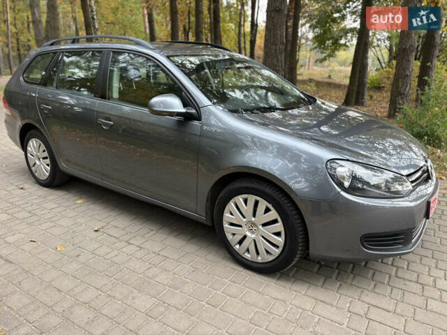 Серый Фольксваген Гольф, объемом двигателя 1.6 л и пробегом 235 тыс. км за 7750 $, фото 2 на Automoto.ua