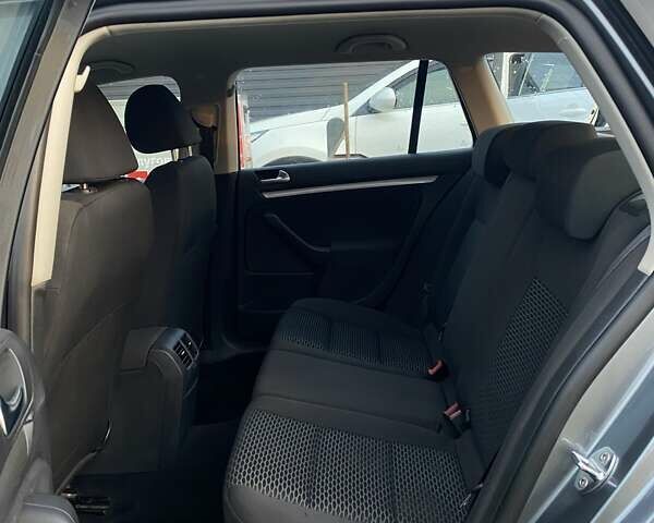 Сірий Фольксваген Гольф, об'ємом двигуна 1.6 л та пробігом 270 тис. км за 8500 $, фото 20 на Automoto.ua