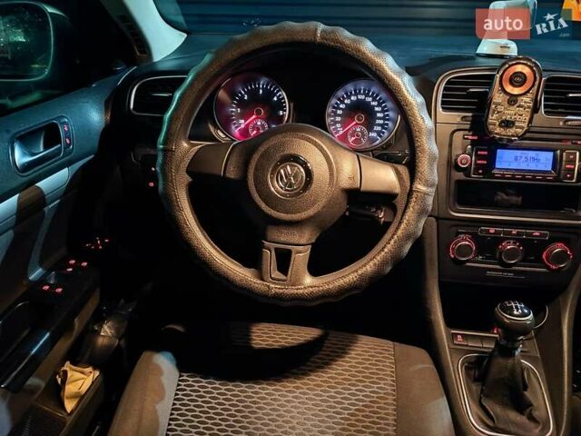 Серый Фольксваген Гольф, объемом двигателя 1.6 л и пробегом 296 тыс. км за 6200 $, фото 6 на Automoto.ua