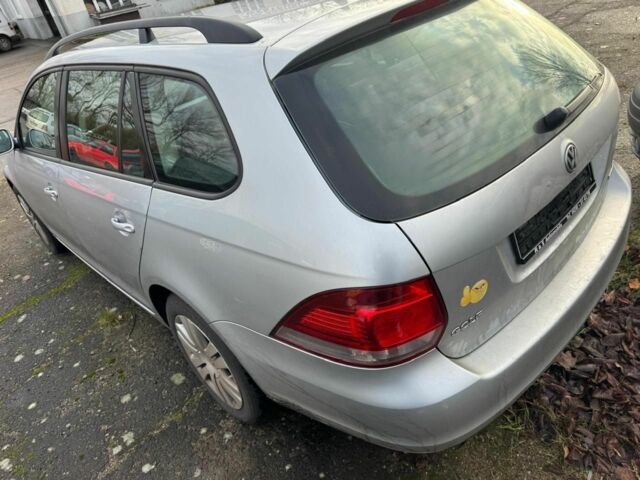 Серый Фольксваген Гольф, объемом двигателя 1.6 л и пробегом 200 тыс. км за 4118 $, фото 21 на Automoto.ua