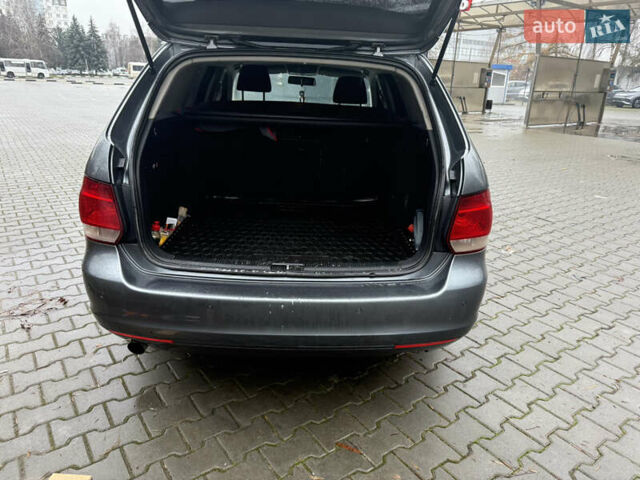 Серый Фольксваген Гольф, объемом двигателя 1.6 л и пробегом 272 тыс. км за 7500 $, фото 24 на Automoto.ua