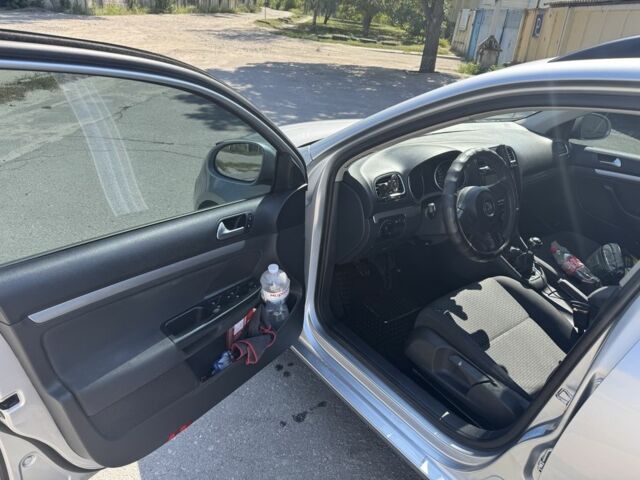 Серый Фольксваген Гольф, объемом двигателя 1.6 л и пробегом 202 тыс. км за 8900 $, фото 14 на Automoto.ua