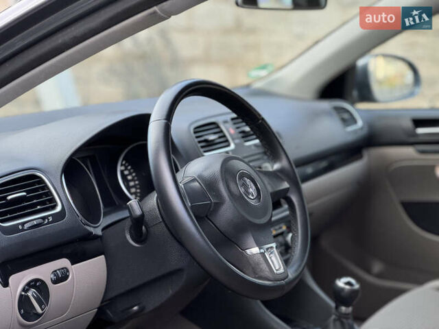 Серый Фольксваген Гольф, объемом двигателя 1.39 л и пробегом 251 тыс. км за 6800 $, фото 16 на Automoto.ua