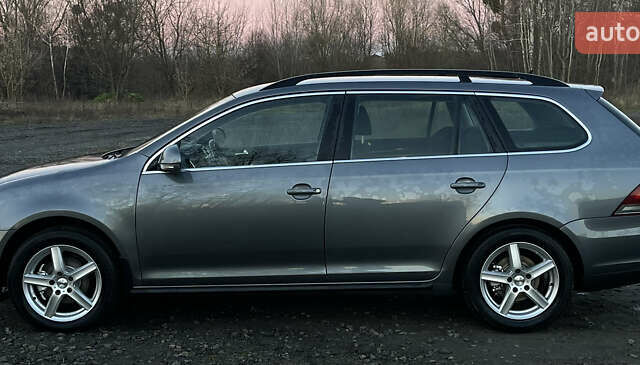 Сірий Фольксваген Гольф, об'ємом двигуна 1.6 л та пробігом 257 тис. км за 7400 $, фото 6 на Automoto.ua