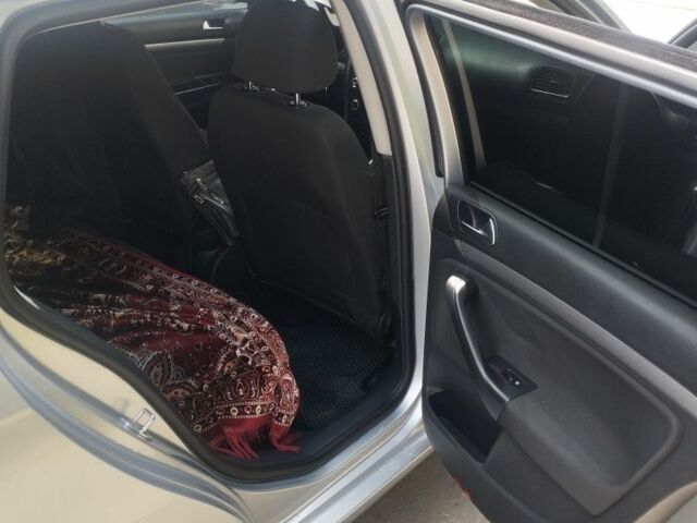 Серый Фольксваген Гольф, объемом двигателя 1.6 л и пробегом 247 тыс. км за 7000 $, фото 3 на Automoto.ua