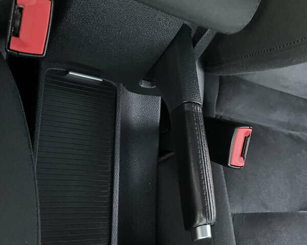 Серый Фольксваген Гольф, объемом двигателя 2 л и пробегом 221 тыс. км за 8699 $, фото 86 на Automoto.ua