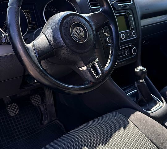 Сірий Фольксваген Гольф, об'ємом двигуна 1.6 л та пробігом 290 тис. км за 6700 $, фото 6 на Automoto.ua