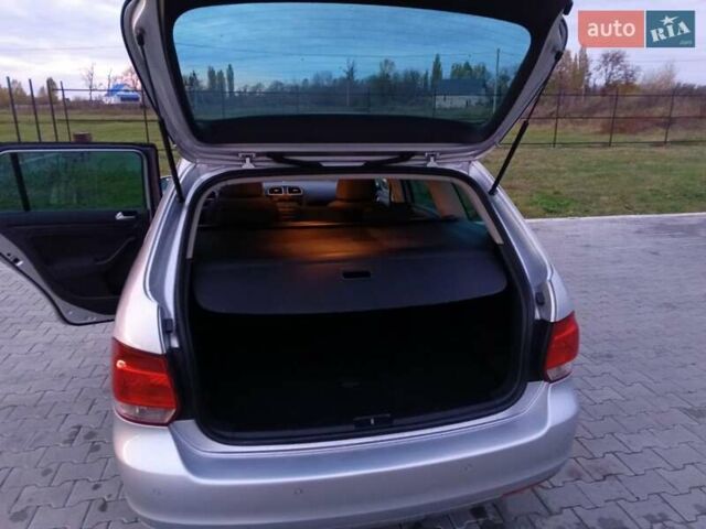 Серый Фольксваген Гольф, объемом двигателя 1.6 л и пробегом 180 тыс. км за 8000 $, фото 3 на Automoto.ua