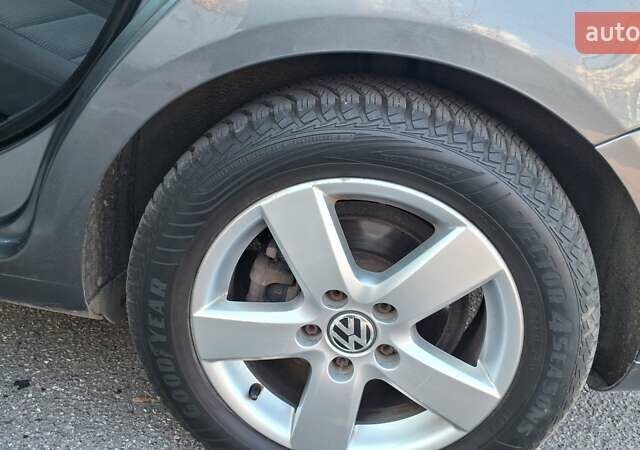 Фольксваген Гольф 2011 у Вінниці на Automoto.ua Сірий Фольксваген Гольф, об'ємом двигуна 1.6 л та пробігом 193 тис. км за 8850 $, фото 10 на Automoto.ua