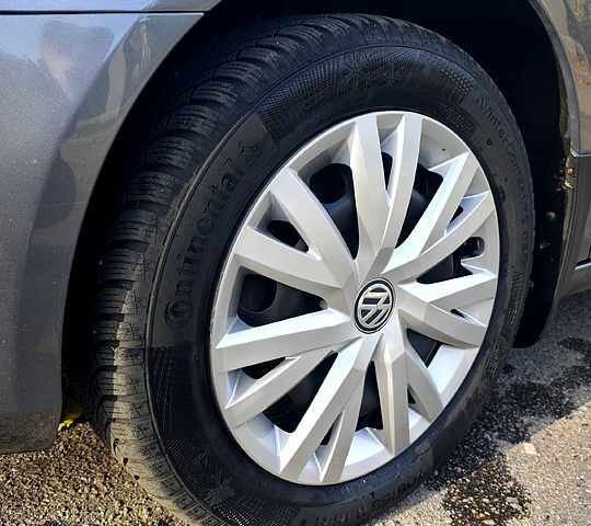 Сірий Фольксваген Гольф, об'ємом двигуна 1.6 л та пробігом 335 тис. км за 8749 $, фото 6 на Automoto.ua