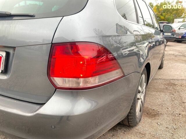 Серый Фольксваген Гольф, объемом двигателя 1.6 л и пробегом 249 тыс. км за 9240 $, фото 16 на Automoto.ua