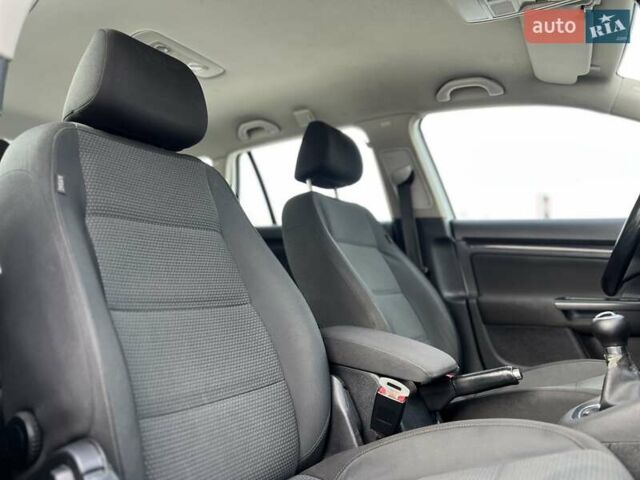 Сірий Фольксваген Гольф, об'ємом двигуна 1.6 л та пробігом 263 тис. км за 6950 $, фото 50 на Automoto.ua