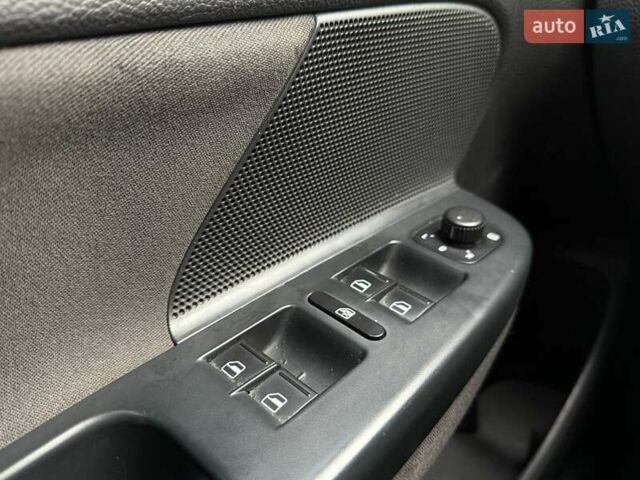 Сірий Фольксваген Гольф, об'ємом двигуна 1.6 л та пробігом 317 тис. км за 7190 $, фото 15 на Automoto.ua