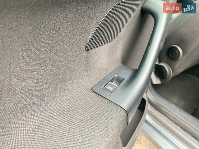 Сірий Фольксваген Гольф, об'ємом двигуна 1.6 л та пробігом 249 тис. км за 9240 $, фото 29 на Automoto.ua