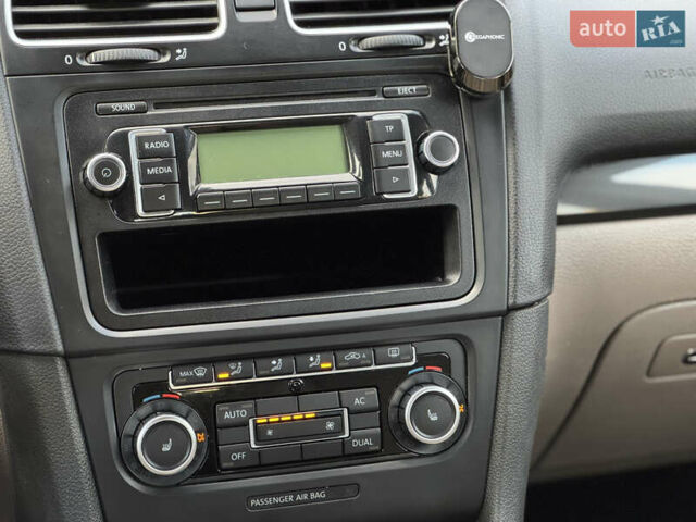 Серый Фольксваген Гольф, объемом двигателя 1.39 л и пробегом 251 тыс. км за 6800 $, фото 23 на Automoto.ua