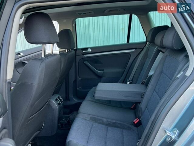 Сірий Фольксваген Гольф, об'ємом двигуна 1.6 л та пробігом 259 тис. км за 8450 $, фото 26 на Automoto.ua