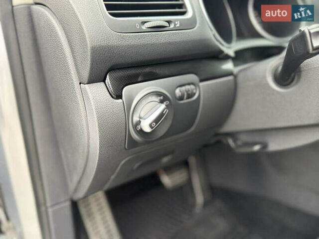 Сірий Фольксваген Гольф, об'ємом двигуна 1.97 л та пробігом 300 тис. км за 8200 $, фото 20 на Automoto.ua