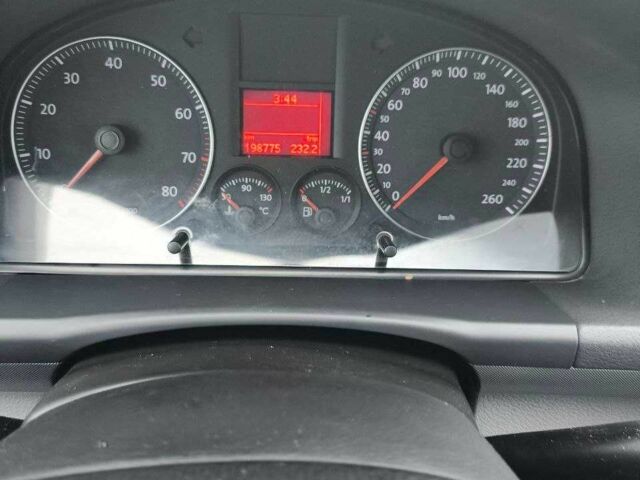 Серый Фольксваген Гольф, объемом двигателя 1.6 л и пробегом 200 тыс. км за 4118 $, фото 8 на Automoto.ua