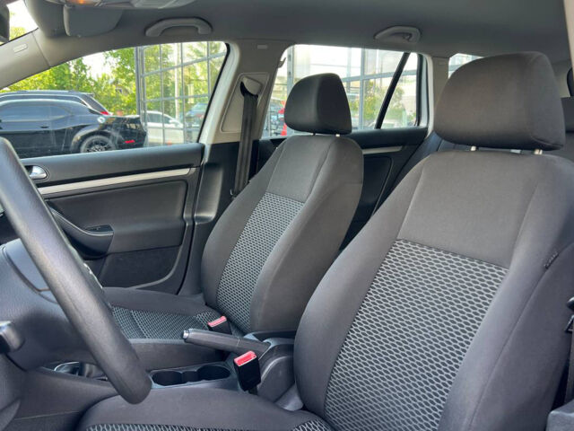 Сірий Фольксваген Гольф, об'ємом двигуна 1.6 л та пробігом 199 тис. км за 9000 $, фото 10 на Automoto.ua