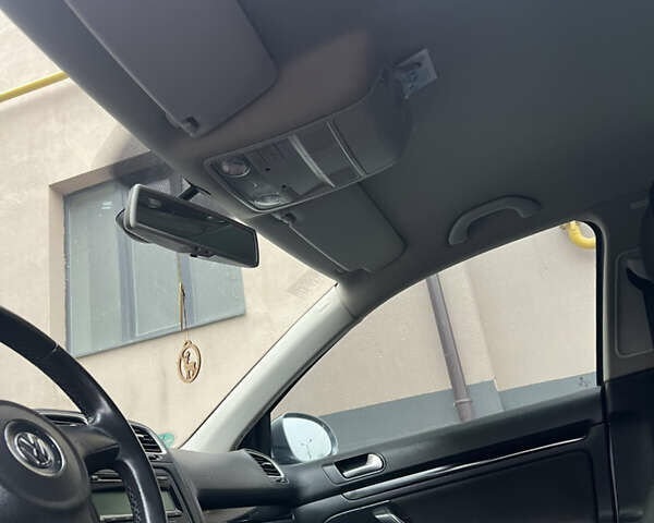 Серый Фольксваген Гольф, объемом двигателя 1.6 л и пробегом 282 тыс. км за 7300 $, фото 18 на Automoto.ua