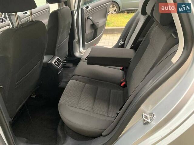 Сірий Фольксваген Гольф, об'ємом двигуна 1.39 л та пробігом 233 тис. км за 7999 $, фото 35 на Automoto.ua