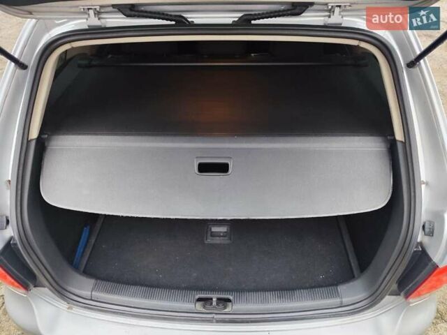 Серый Фольксваген Гольф, объемом двигателя 1.6 л и пробегом 259 тыс. км за 8000 $, фото 29 на Automoto.ua