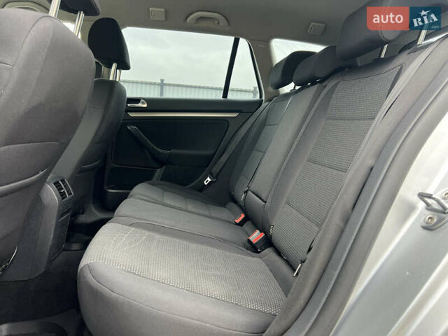 Сірий Фольксваген Гольф, об'ємом двигуна 1.6 л та пробігом 270 тис. км за 8300 $, фото 30 на Automoto.ua