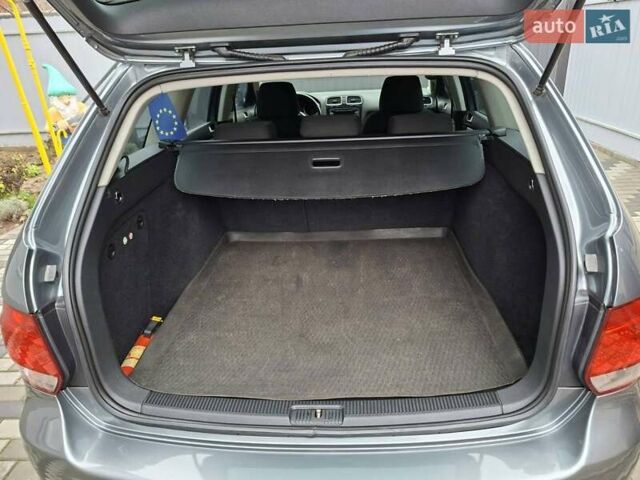 Серый Фольксваген Гольф, объемом двигателя 1.39 л и пробегом 130 тыс. км за 9500 $, фото 11 на Automoto.ua