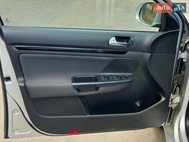 Серый Фольксваген Гольф, объемом двигателя 1.39 л и пробегом 193 тыс. км за 7750 $, фото 19 на Automoto.ua