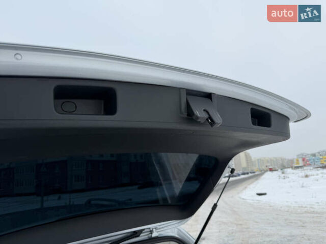 Серый Фольксваген Гольф, объемом двигателя 1.6 л и пробегом 277 тыс. км за 7999 $, фото 72 на Automoto.ua