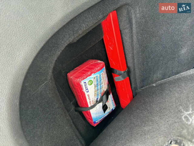 Сірий Фольксваген Гольф, об'ємом двигуна 1.6 л та пробігом 225 тис. км за 8350 $, фото 91 на Automoto.ua