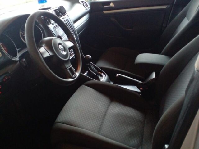 Серый Фольксваген Гольф, объемом двигателя 1.2 л и пробегом 225 тыс. км за 7000 $, фото 3 на Automoto.ua