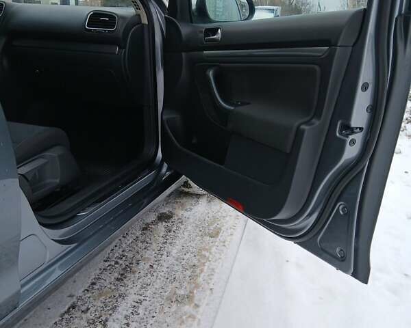 Серый Фольксваген Гольф, объемом двигателя 1.2 л и пробегом 212 тыс. км за 5799 $, фото 8 на Automoto.ua