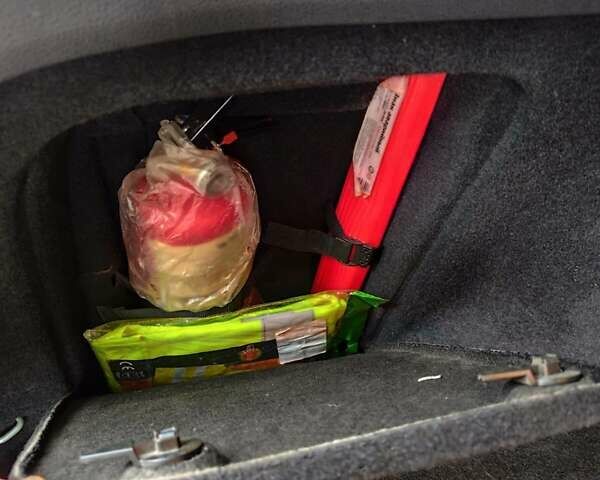 Серый Фольксваген Гольф, объемом двигателя 1.6 л и пробегом 259 тыс. км за 8000 $, фото 26 на Automoto.ua