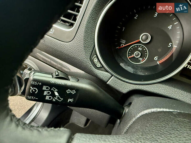 Сірий Фольксваген Гольф, об'ємом двигуна 1.6 л та пробігом 217 тис. км за 7699 $, фото 15 на Automoto.ua