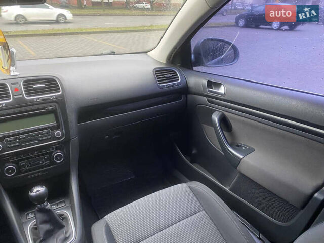 Серый Фольксваген Гольф, объемом двигателя 1.39 л и пробегом 243 тыс. км за 7799 $, фото 38 на Automoto.ua