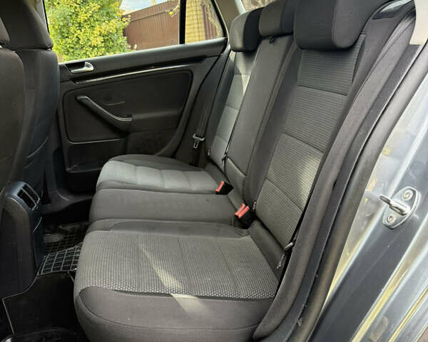 Сірий Фольксваген Гольф, об'ємом двигуна 1.6 л та пробігом 283 тис. км за 7650 $, фото 24 на Automoto.ua