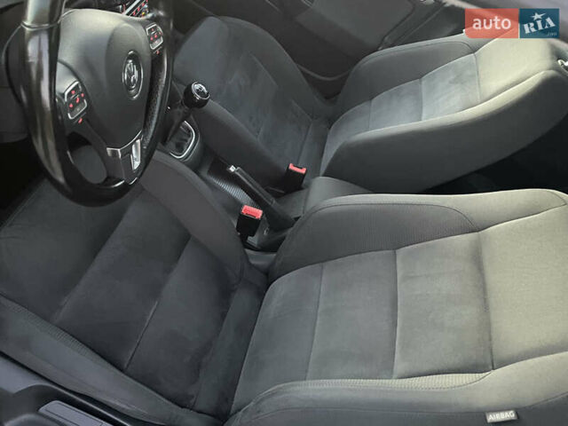 Серый Фольксваген Гольф, объемом двигателя 2 л и пробегом 221 тыс. км за 8699 $, фото 78 на Automoto.ua