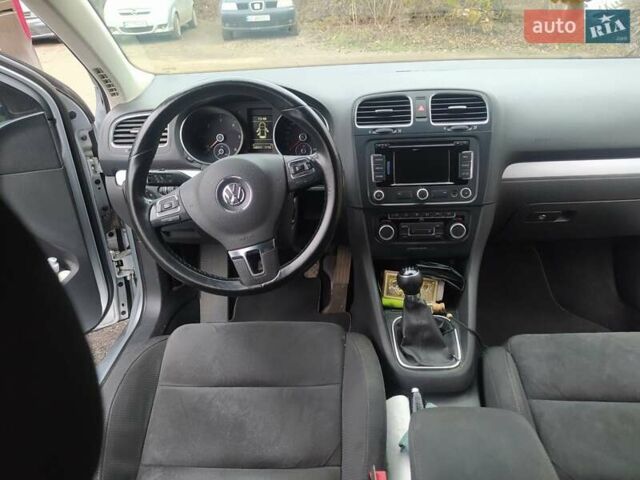 Серый Фольксваген Гольф, объемом двигателя 1.6 л и пробегом 260 тыс. км за 11000 $, фото 12 на Automoto.ua