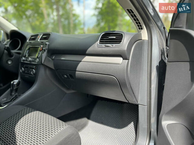 Сірий Фольксваген Гольф, об'ємом двигуна 1.6 л та пробігом 307 тис. км за 8700 $, фото 47 на Automoto.ua