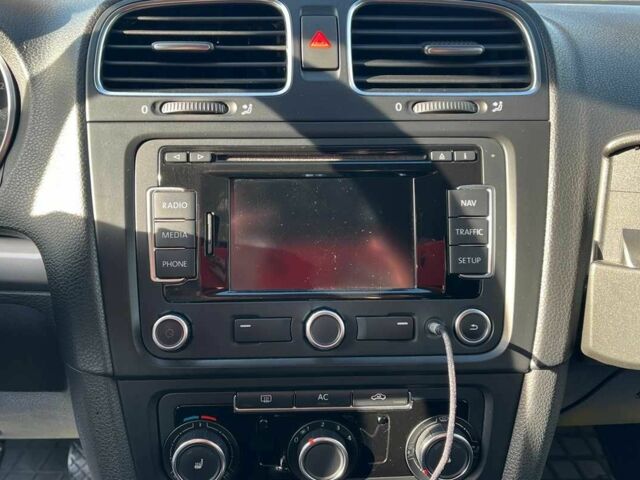 Серый Фольксваген Гольф, объемом двигателя 1.6 л и пробегом 255 тыс. км за 7500 $, фото 11 на Automoto.ua