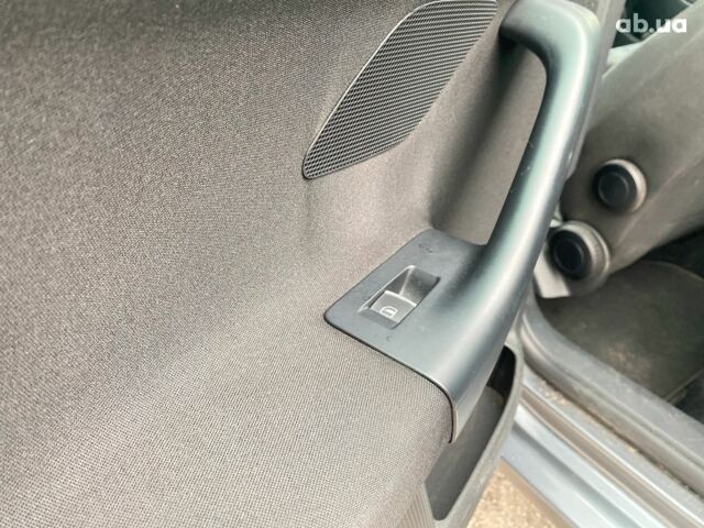 Серый Фольксваген Гольф, объемом двигателя 1.6 л и пробегом 249 тыс. км за 9240 $, фото 29 на Automoto.ua