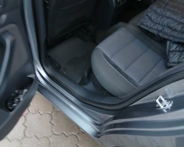 Серый Фольксваген Гольф, объемом двигателя 1.2 л и пробегом 210 тыс. км за 6700 $, фото 9 на Automoto.ua