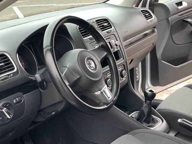 Серый Фольксваген Гольф, объемом двигателя 1.4 л и пробегом 233 тыс. км за 7700 $, фото 12 на Automoto.ua