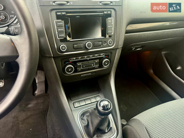 Сірий Фольксваген Гольф, об'ємом двигуна 1.6 л та пробігом 217 тис. км за 7699 $, фото 16 на Automoto.ua
