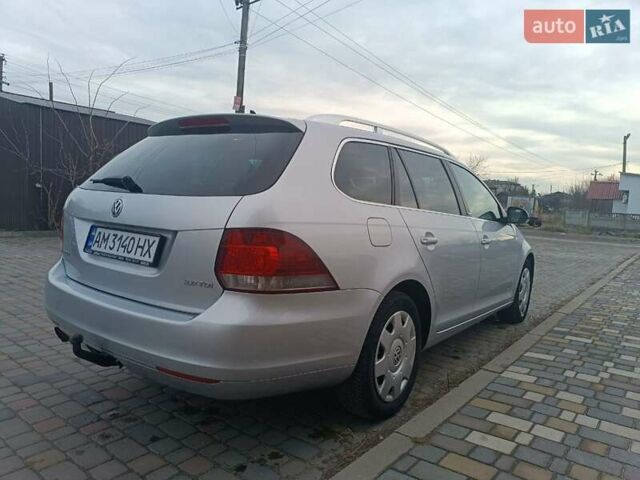 Серый Фольксваген Гольф, объемом двигателя 1.97 л и пробегом 225 тыс. км за 8400 $, фото 7 на Automoto.ua