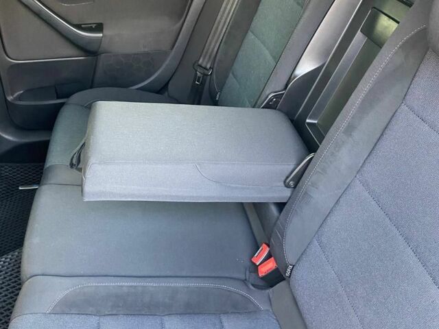 Серый Фольксваген Гольф, объемом двигателя 2 л и пробегом 246 тыс. км за 9500 $, фото 4 на Automoto.ua